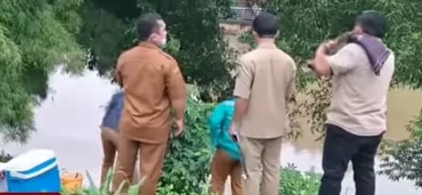 Dinas Kesehatan (Dinkes) Kabupaten Tangerang mengimbau masyarakat untuk sementara waktu tidak mengonsumsi ikan yang berasal dari aliran Sungai Cisadane.